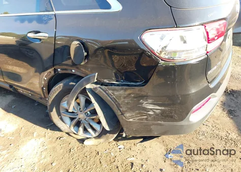 2017 Kia Sorento 2.4L Lx z USA, uszkodzony, nr VIN 5XYPGDA3XHG263175